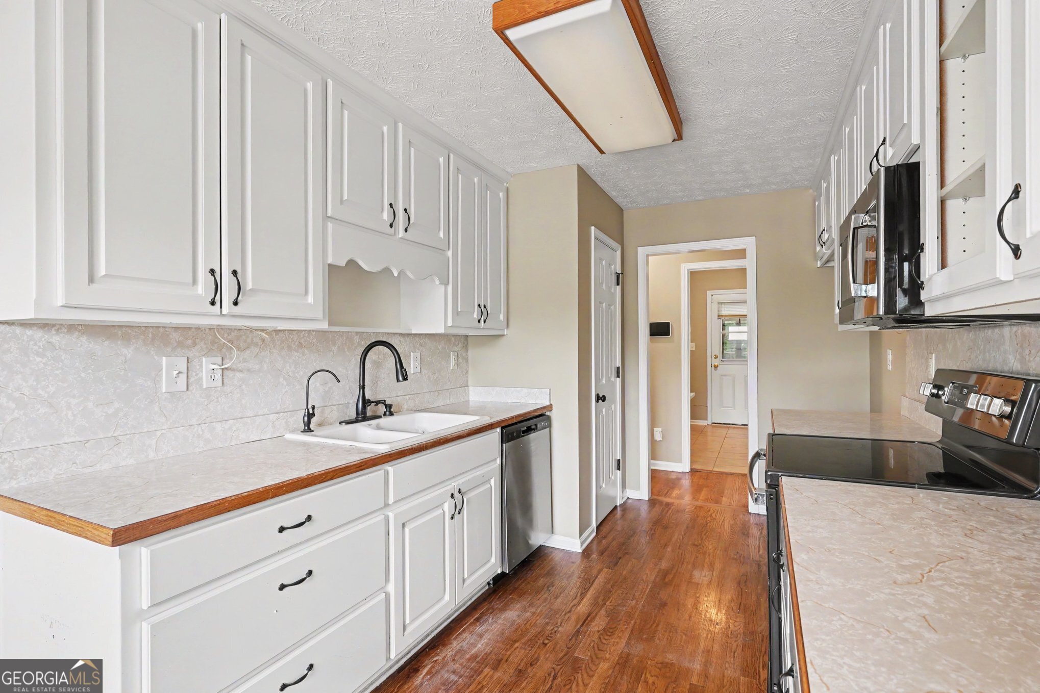 365 Oakpark Terrace Property Photo 9