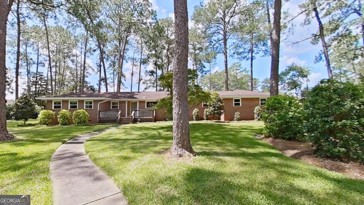 300 Betty Street Property Photo 1