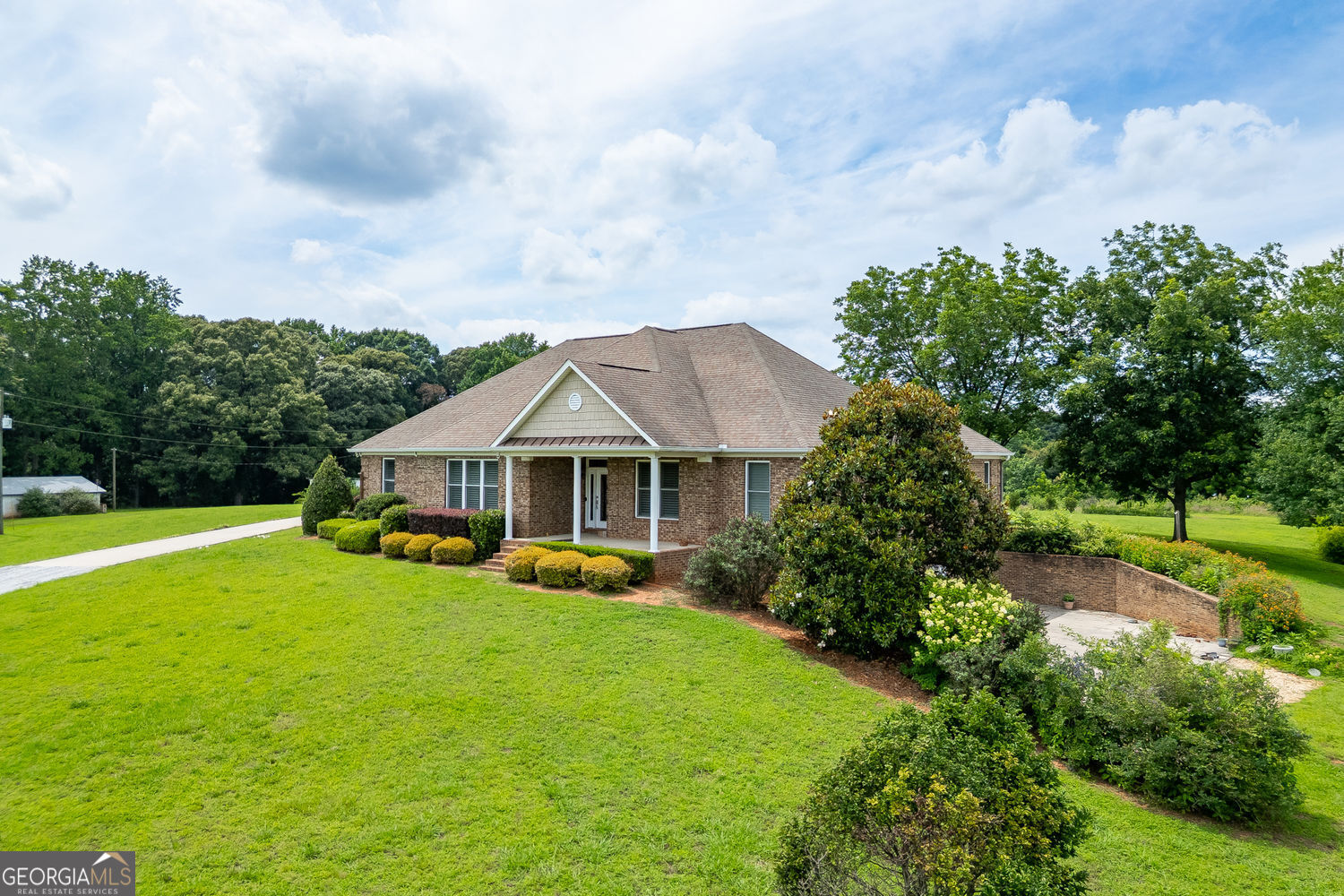 563 Martin Road Property Photo 2