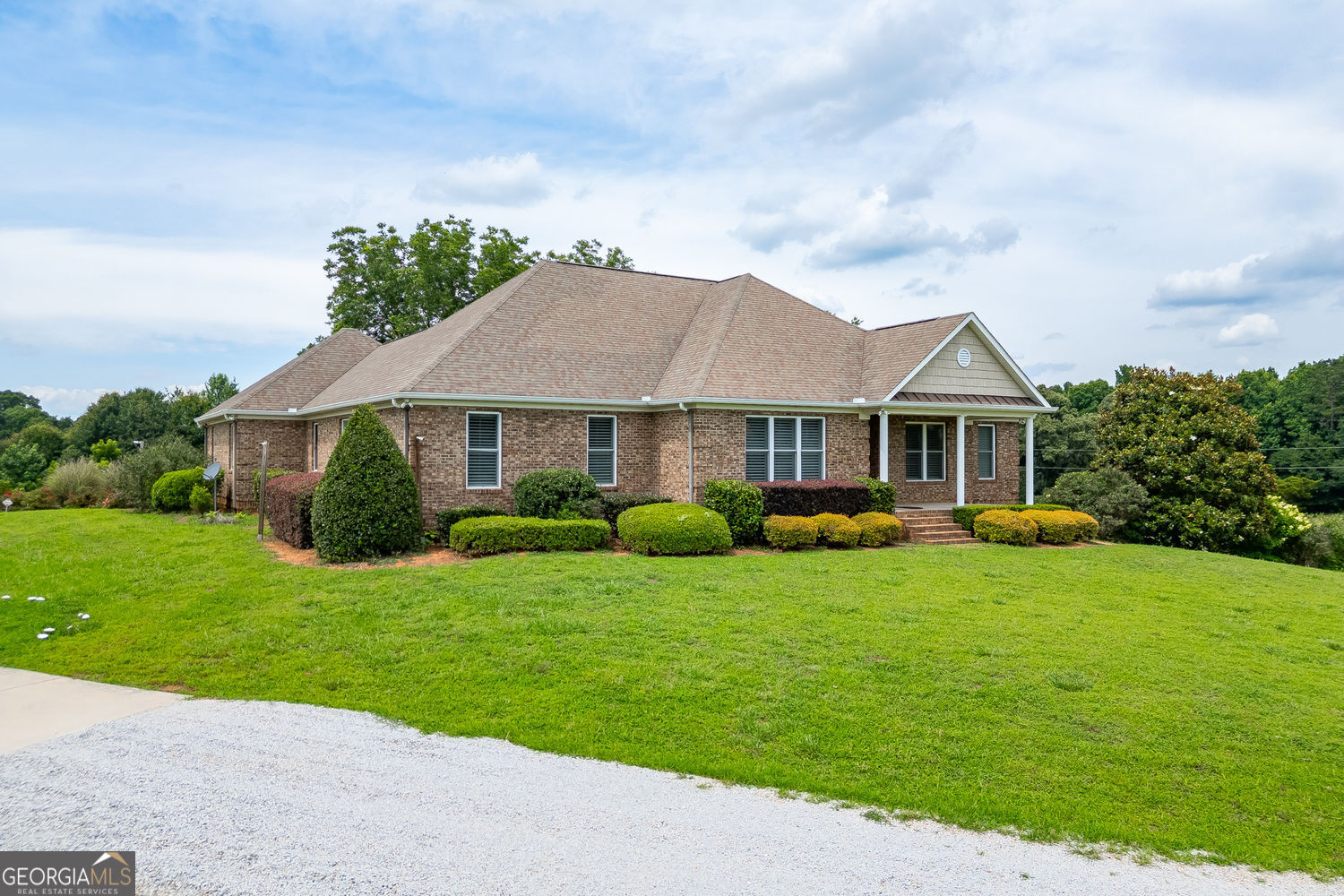 563 Martin Road Property Photo 3