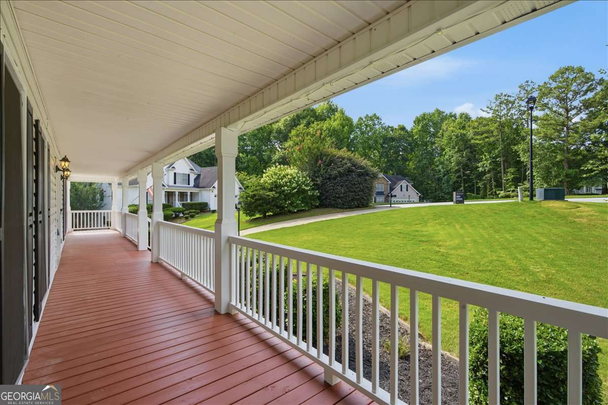 923 Whitby Drive Property Photo 3