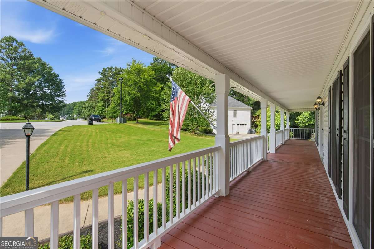 923 Whitby Drive Property Photo 4