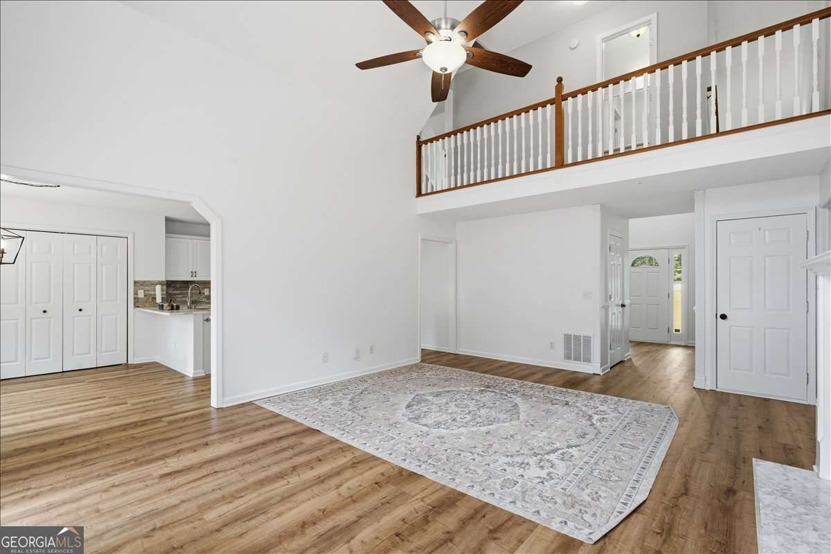 923 Whitby Drive Property Photo 12