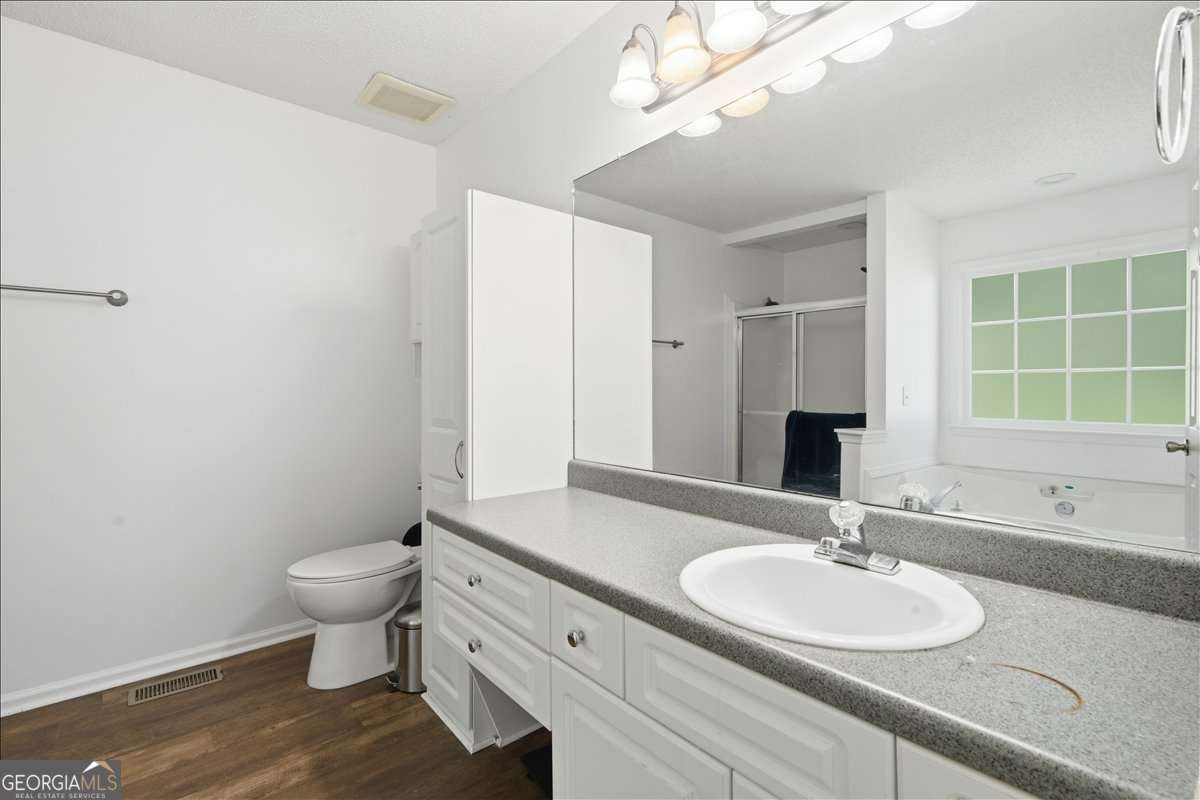 923 Whitby Drive Property Photo 33