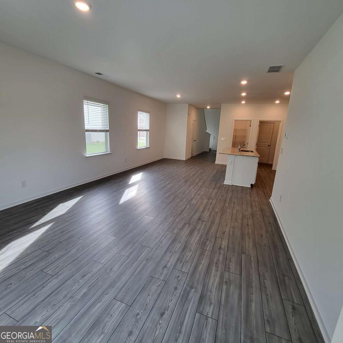 448 Golden Eagle Parkway Property Photo 5