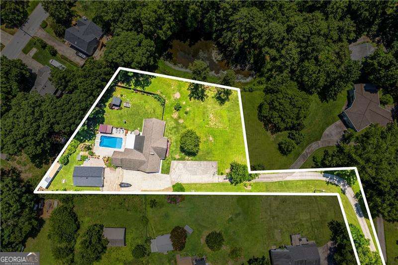 1910 Mack Road Property Photo 4