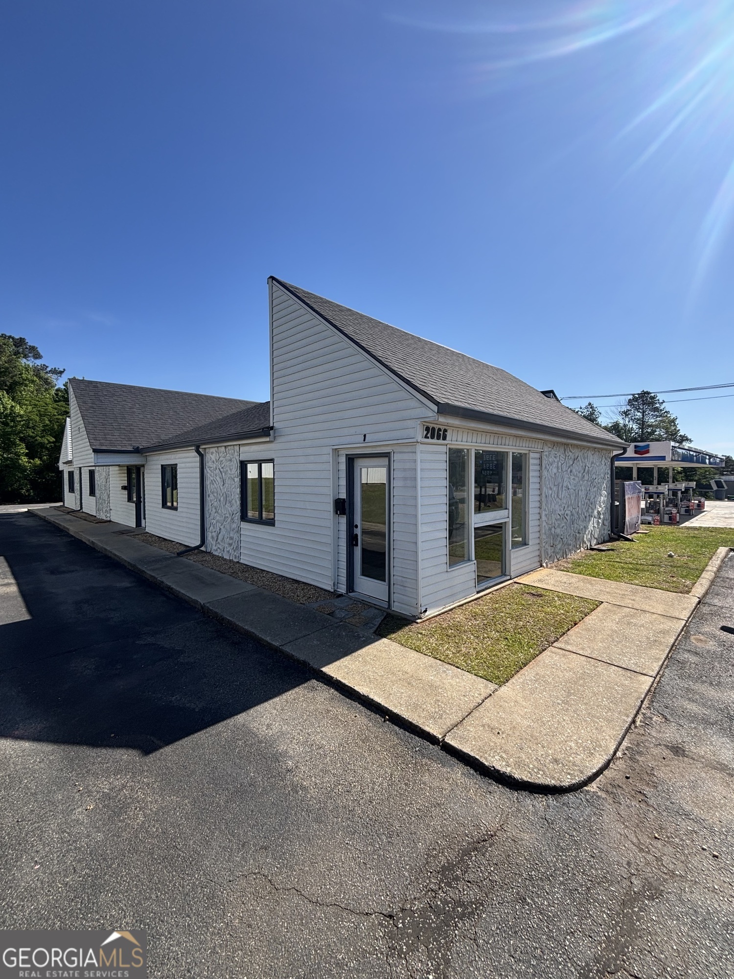 2066 Watson Boulevard # 3 Property Photo 1