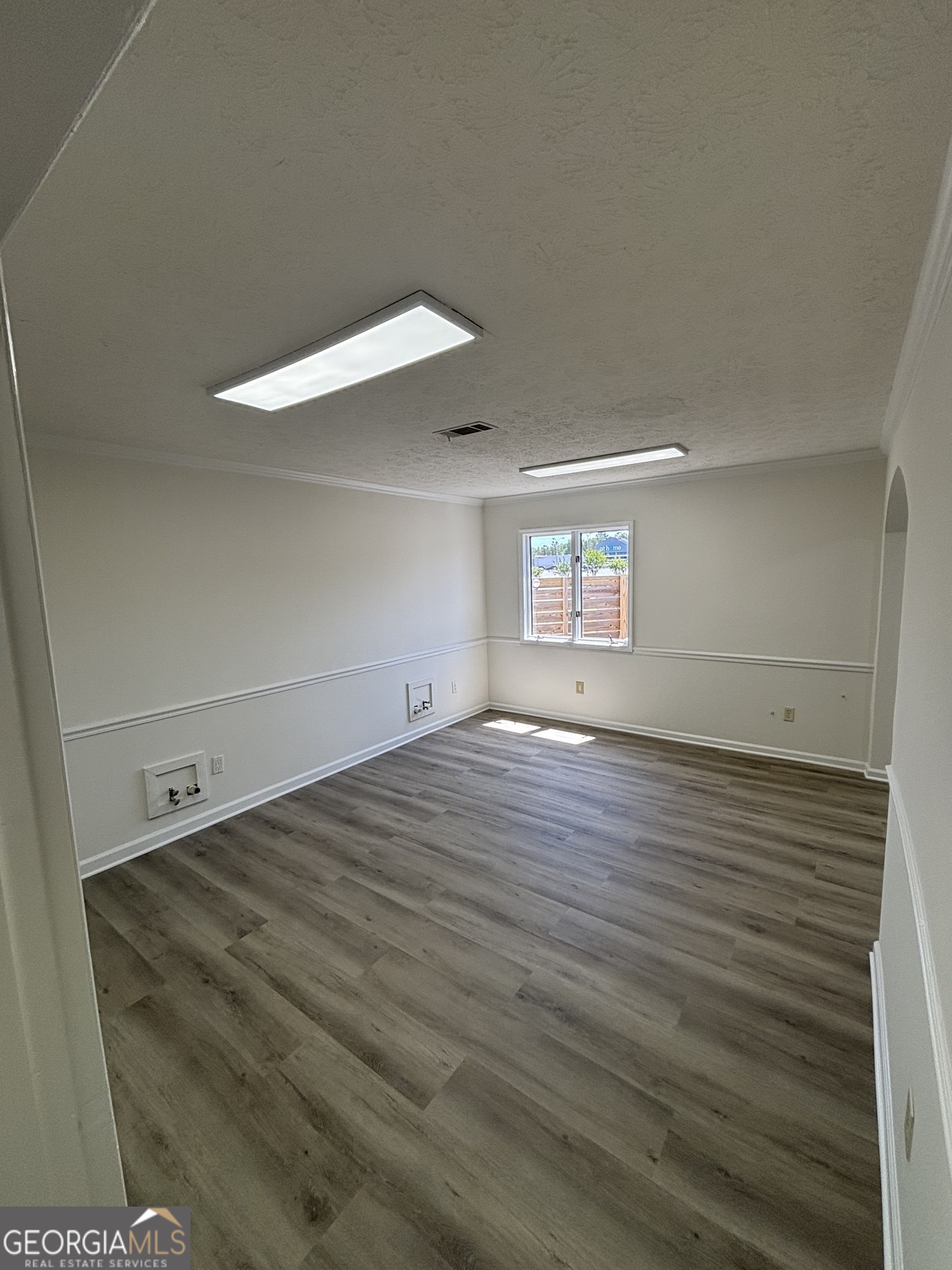 2066 Watson Boulevard # 3 Property Photo 4