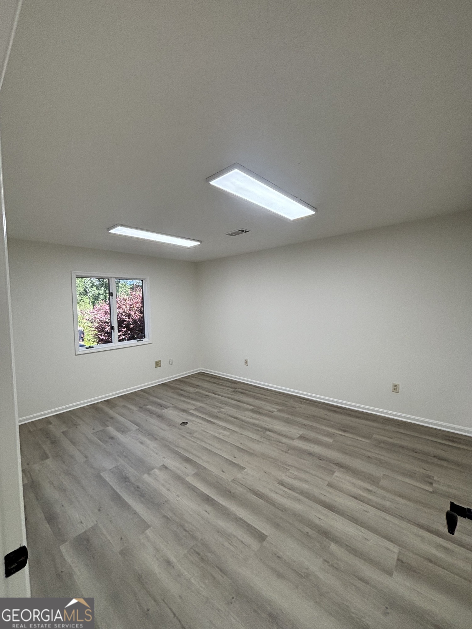 2066 Watson Boulevard # 3 Property Photo 5