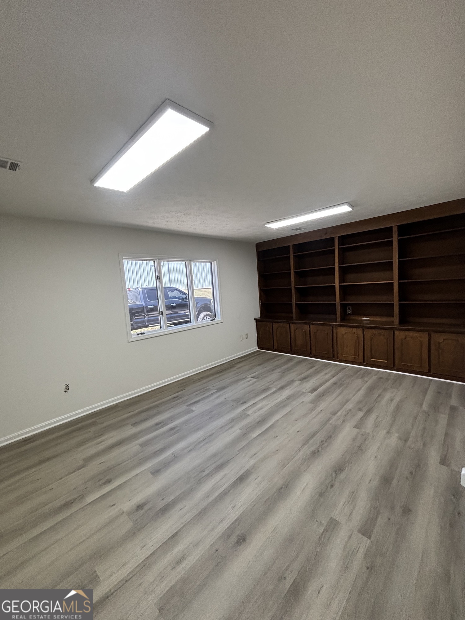 2066 Watson Boulevard # 3 Property Photo 11
