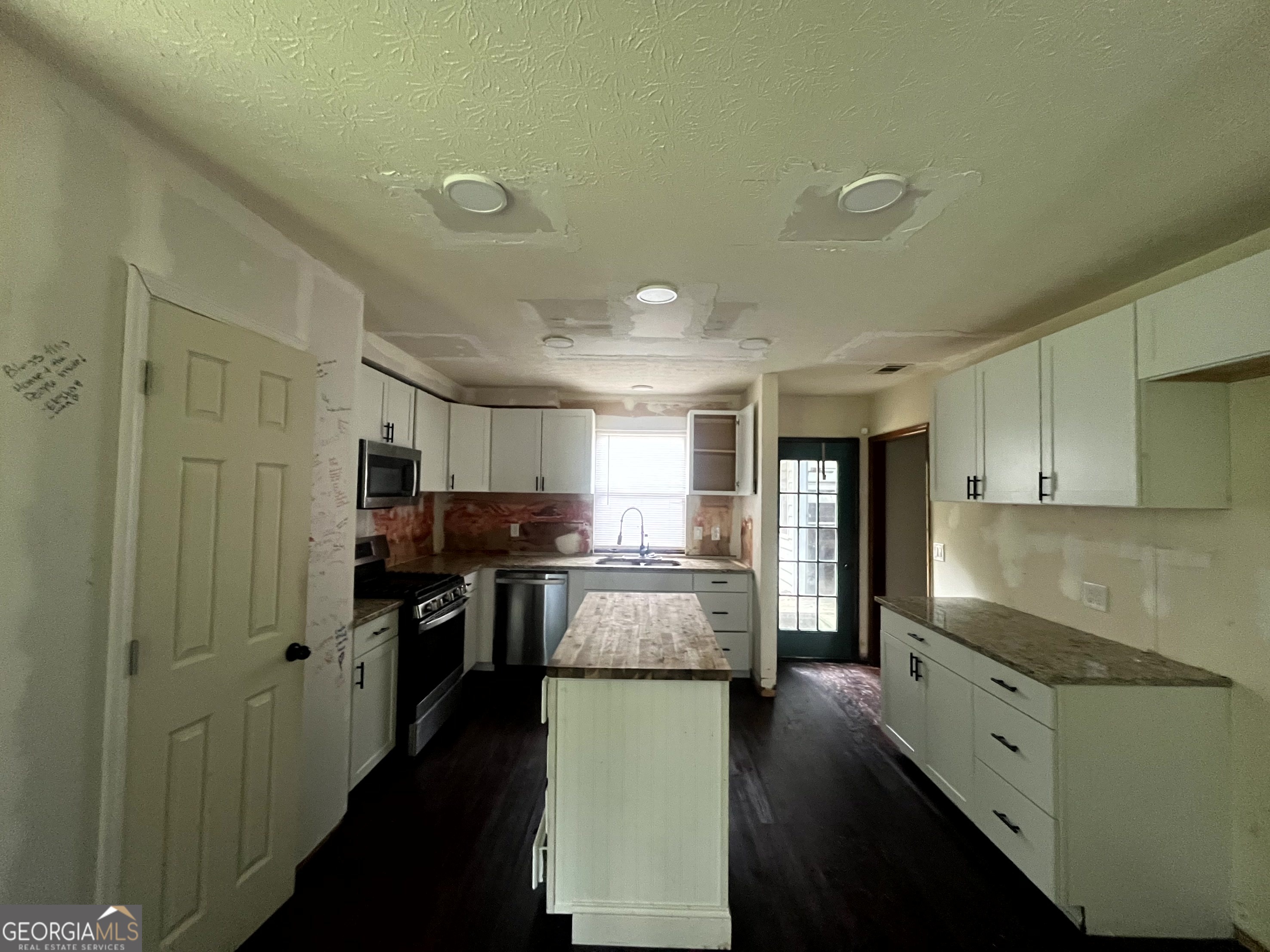 6717 Live Oak Lane Property Photo 10