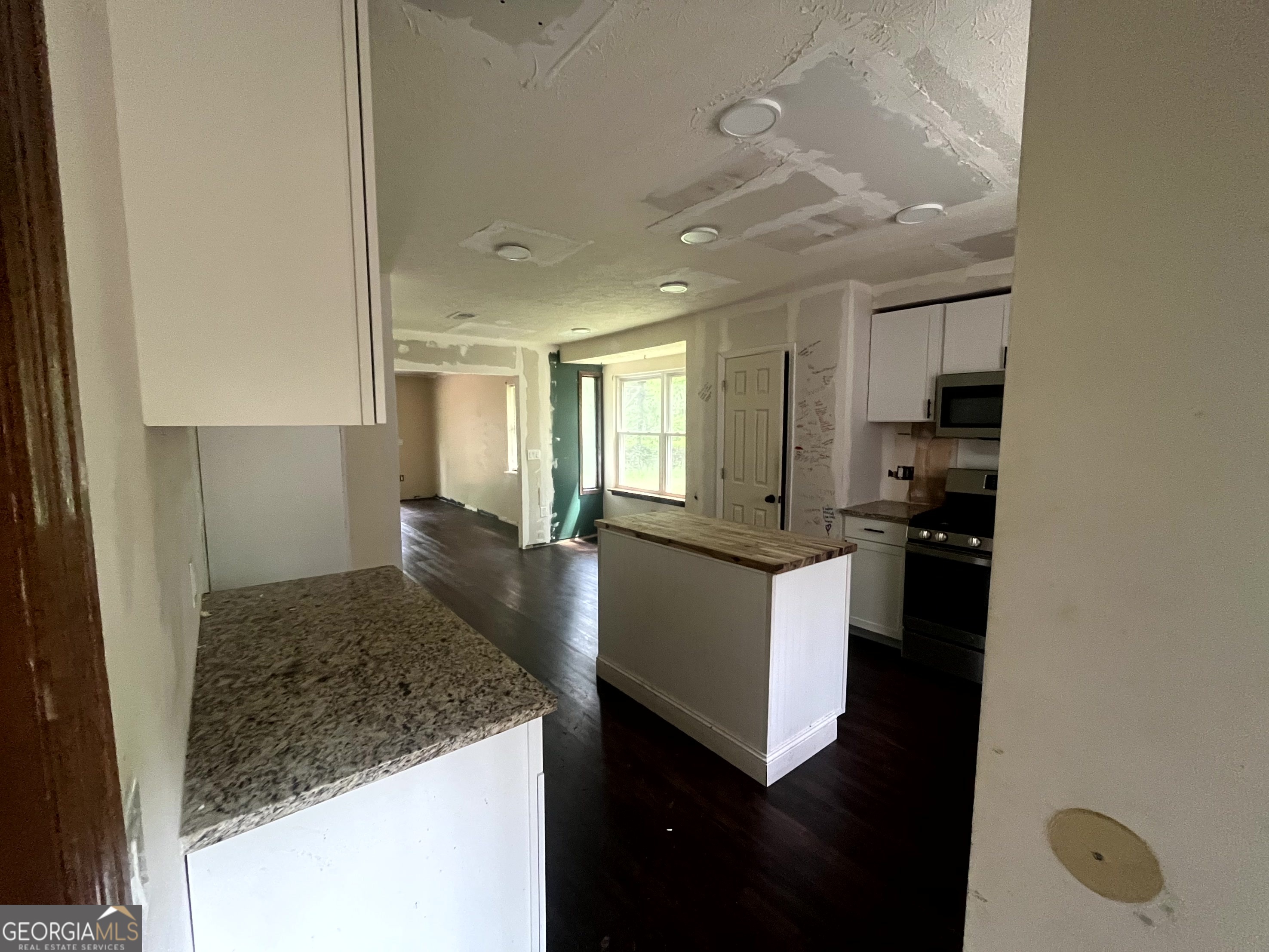 6717 Live Oak Lane Property Photo 11