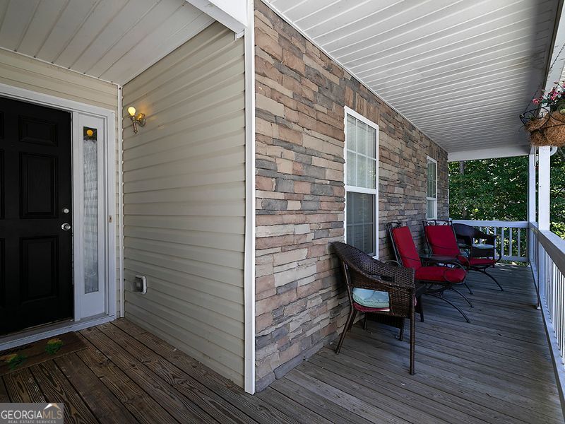 55 Dearing Woods Bend Property Photo 3