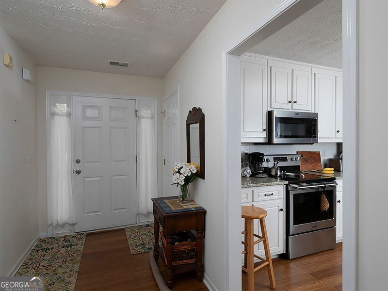 55 Dearing Woods Bend Property Photo 7