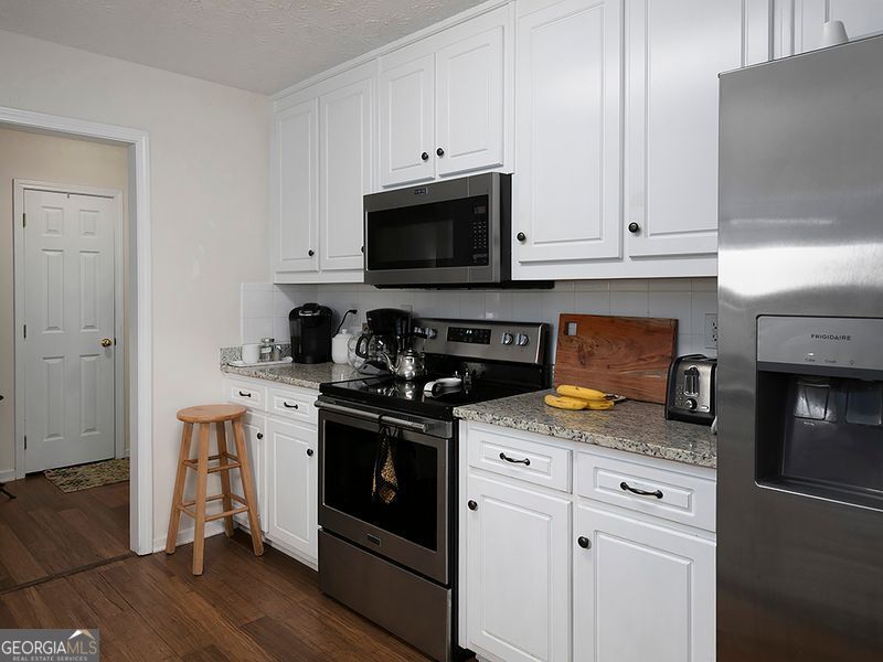 55 Dearing Woods Bend Property Photo 9