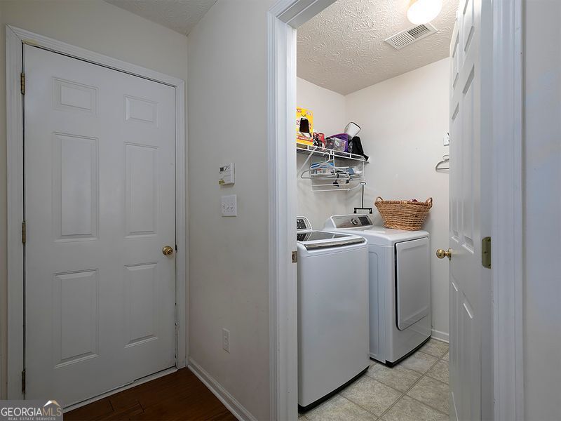 55 Dearing Woods Bend Property Photo 13
