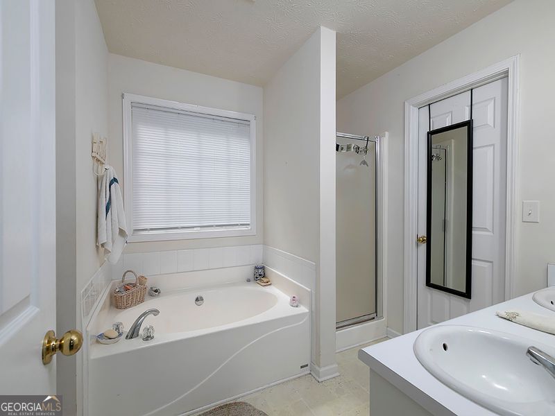 55 Dearing Woods Bend Property Photo 18