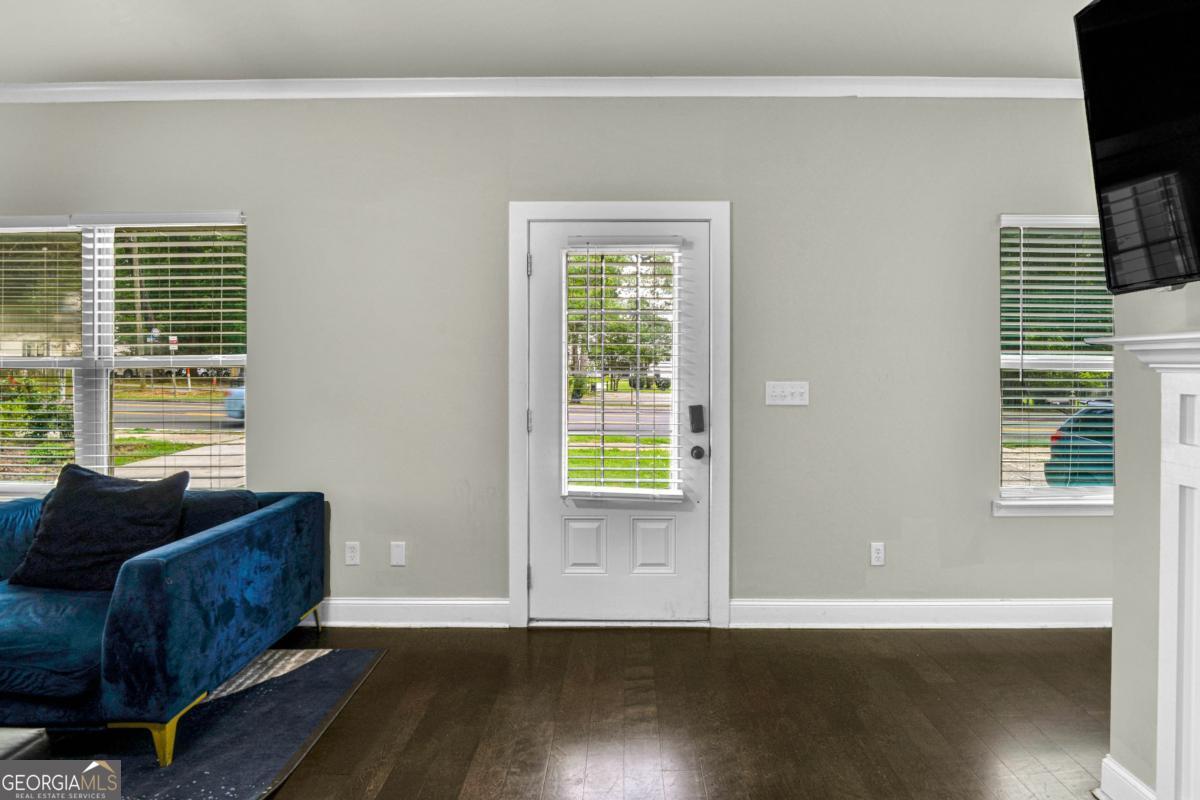 2668 Memorial Drive Se Property Photo 4