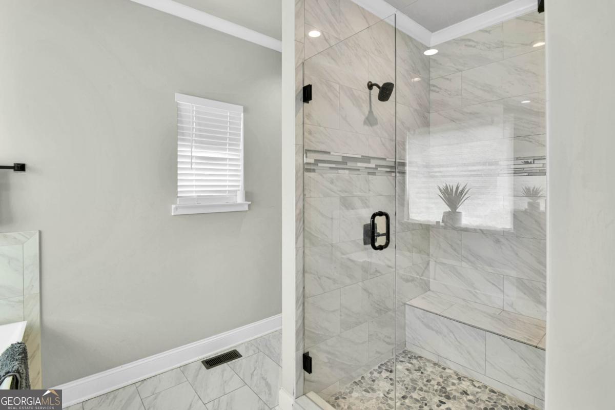 2668 Memorial Drive Se Property Photo 18