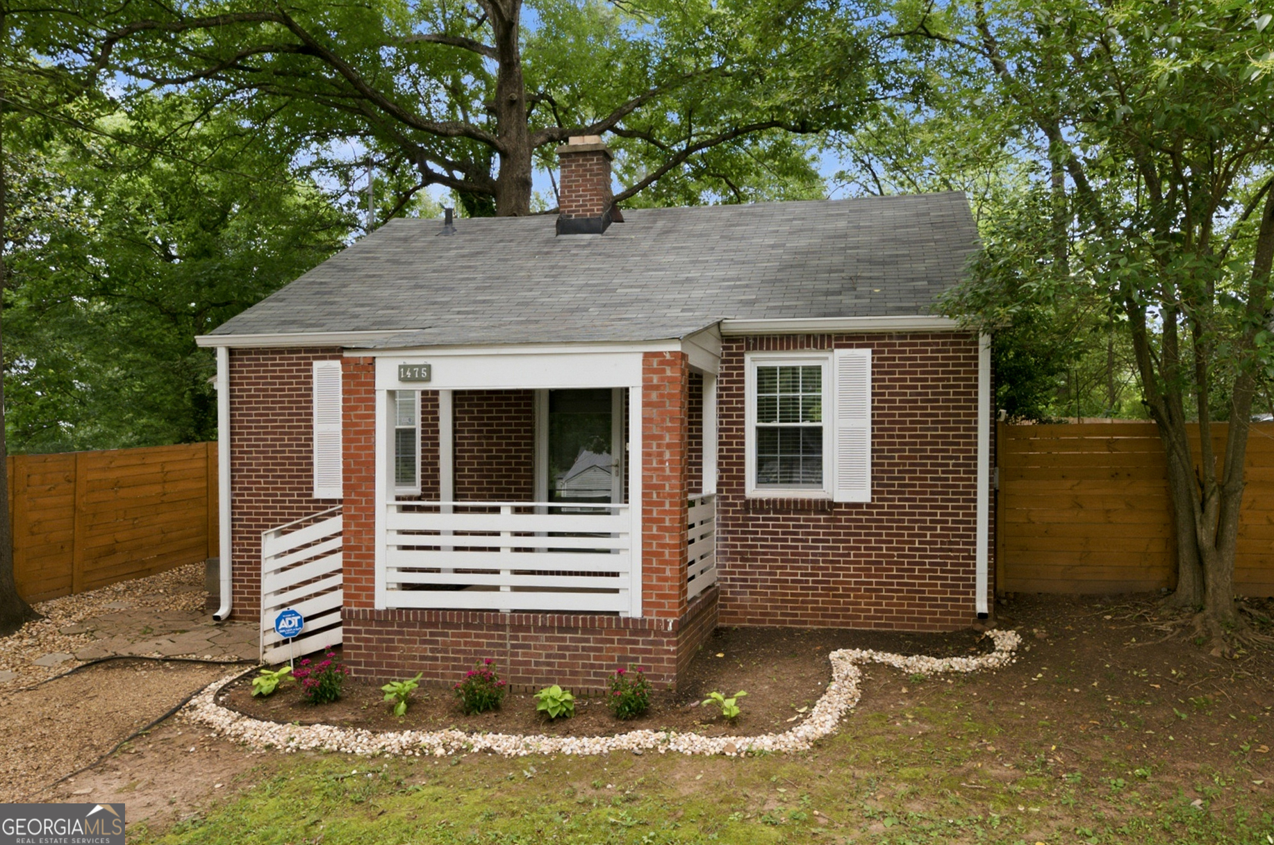 1475 Elizabeth Lane Property Photo 1