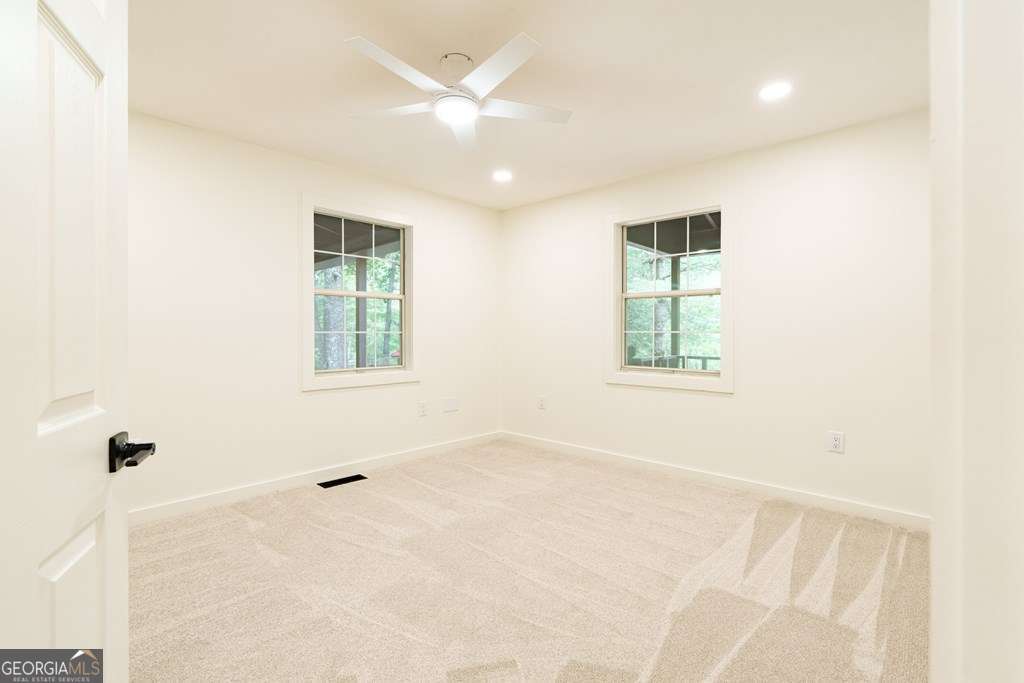 169 Autumn Lane Property Photo 28