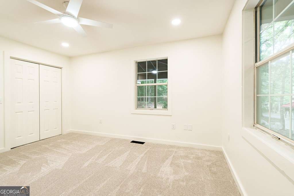 169 Autumn Lane Property Photo 31