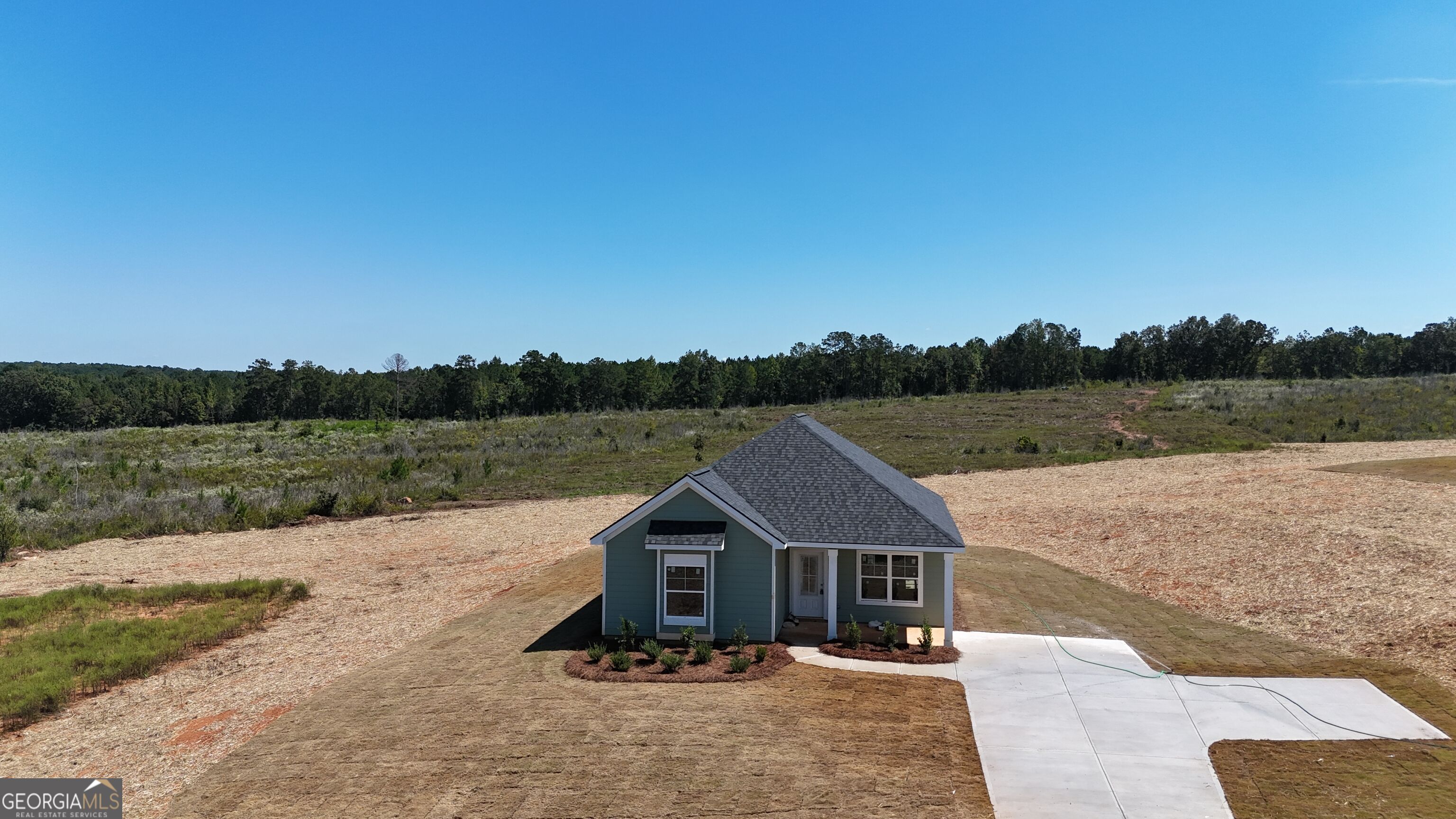 844 Primrose Circle Property Photo 3