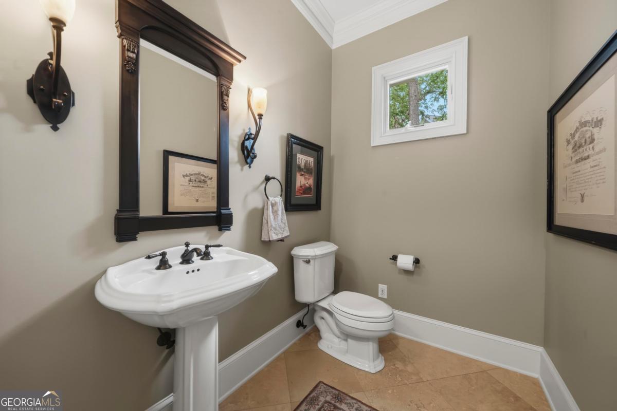 1051 Cawthorne Lane Property Photo 14