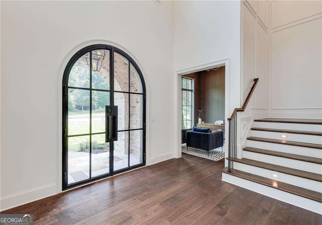 228 Thomas Circle Property Photo 4