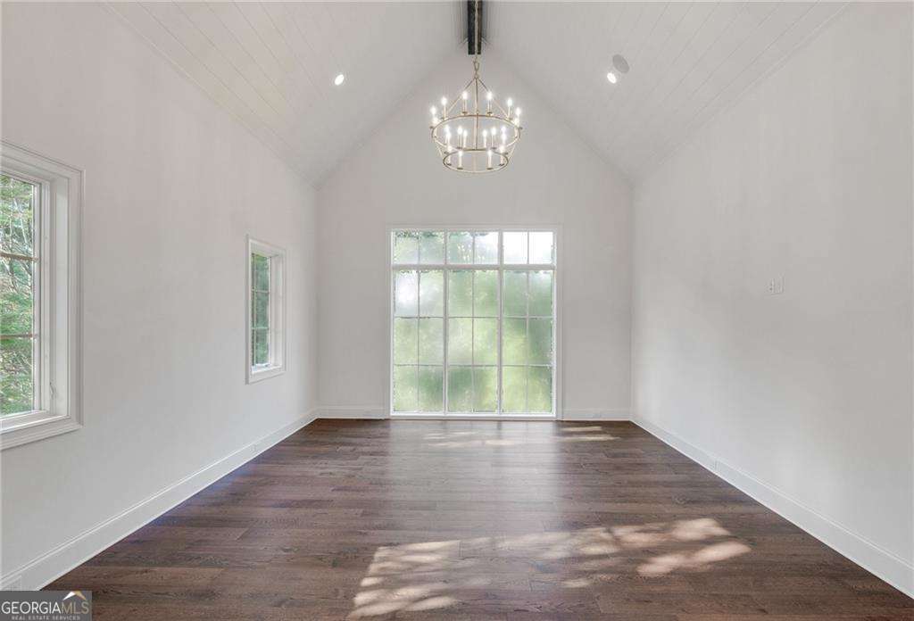 228 Thomas Circle Property Photo 24