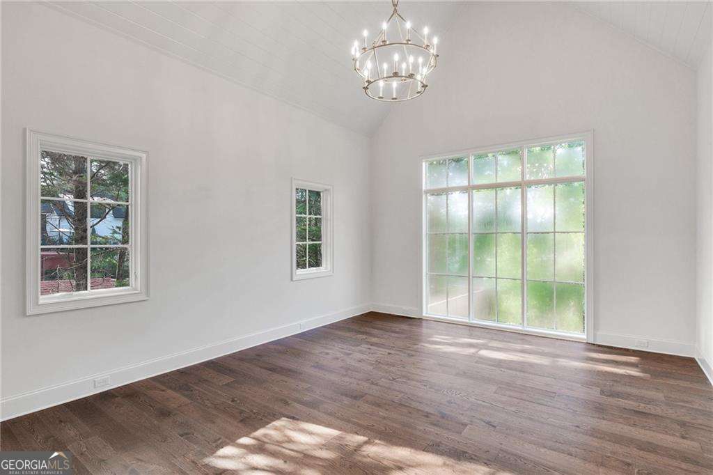 228 Thomas Circle Property Photo 26
