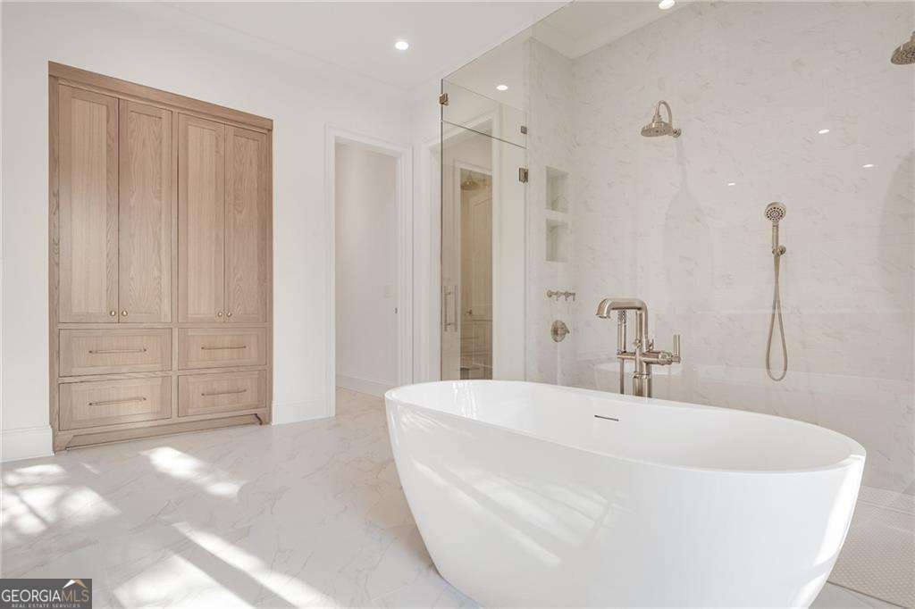228 Thomas Circle Property Photo 28