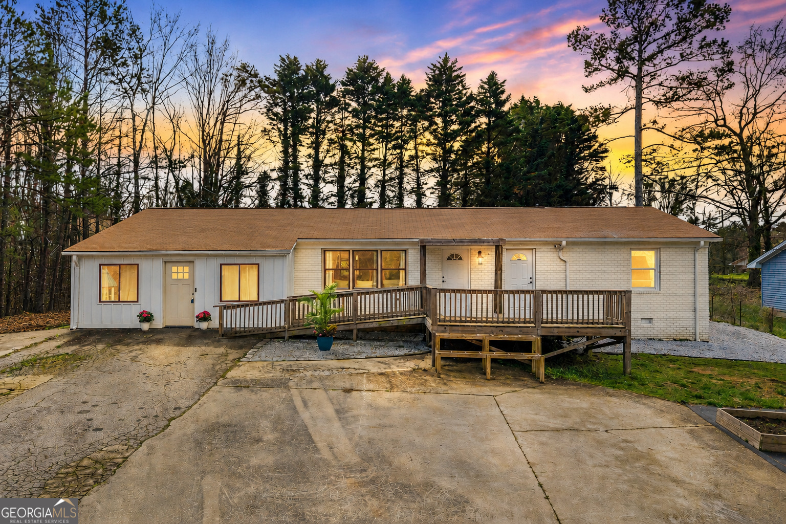 156 White Pine Road Property Photo 1