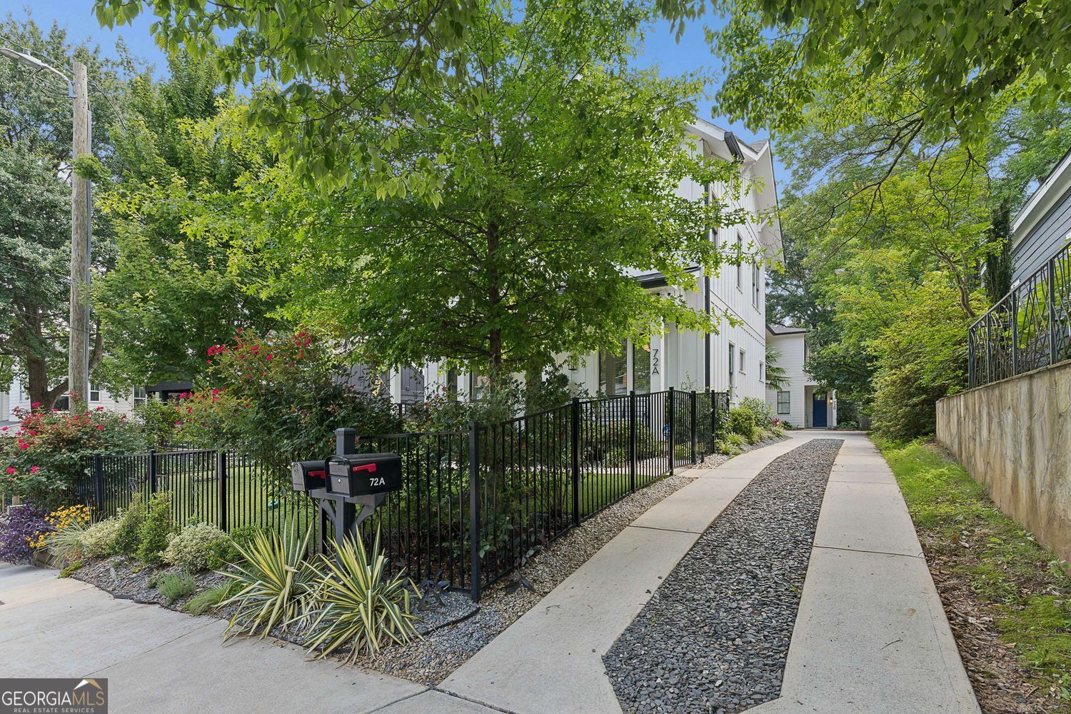72 Se Walthall Street Se # A Property Photo 3
