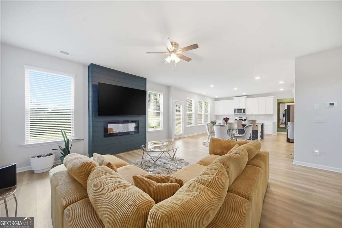 2116 Cadenza Circle Property Photo 4