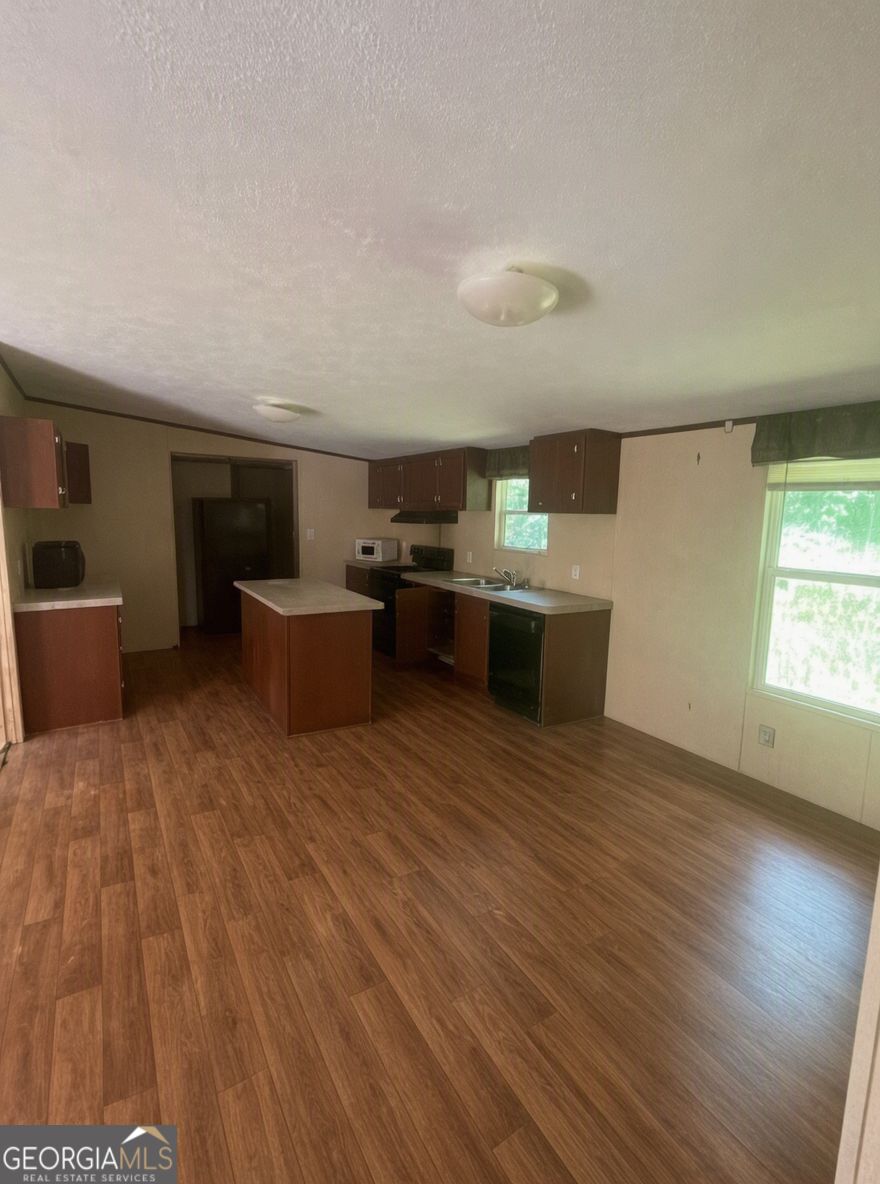35 Brent Circle Sw Property Photo 4