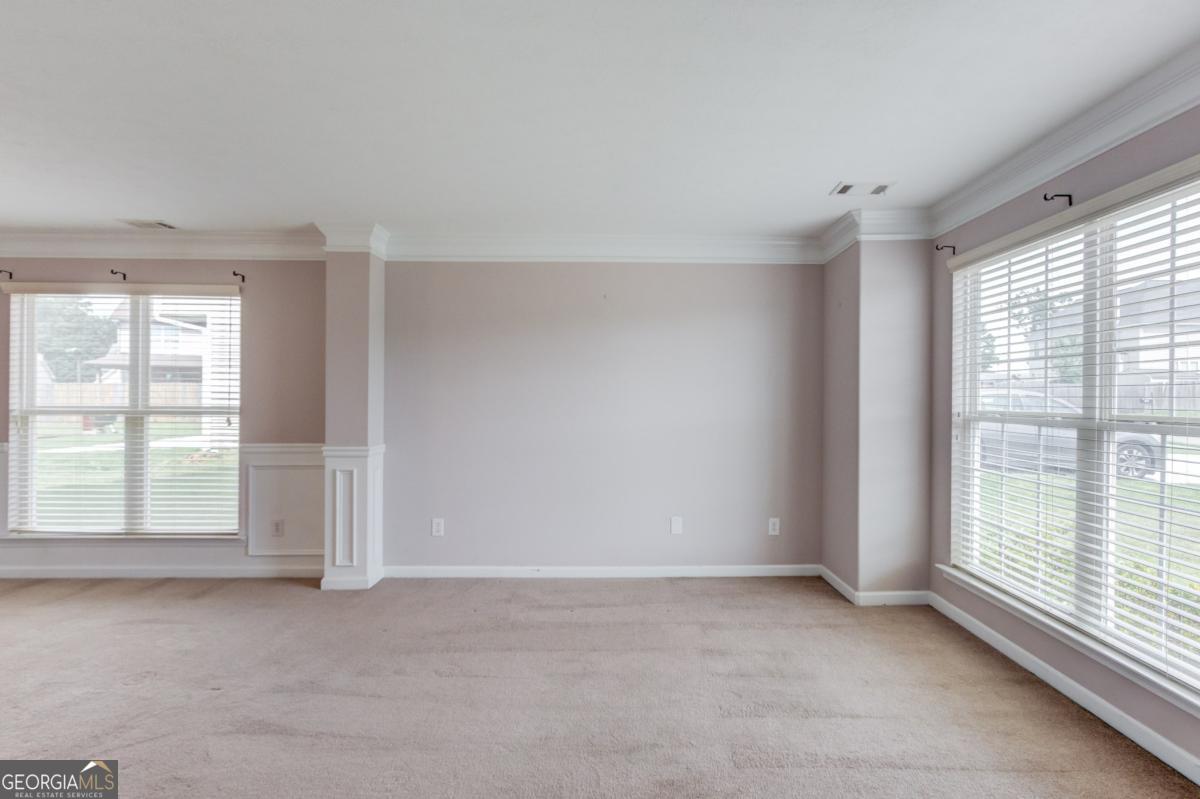 1669 Dillard Way Property Photo 6