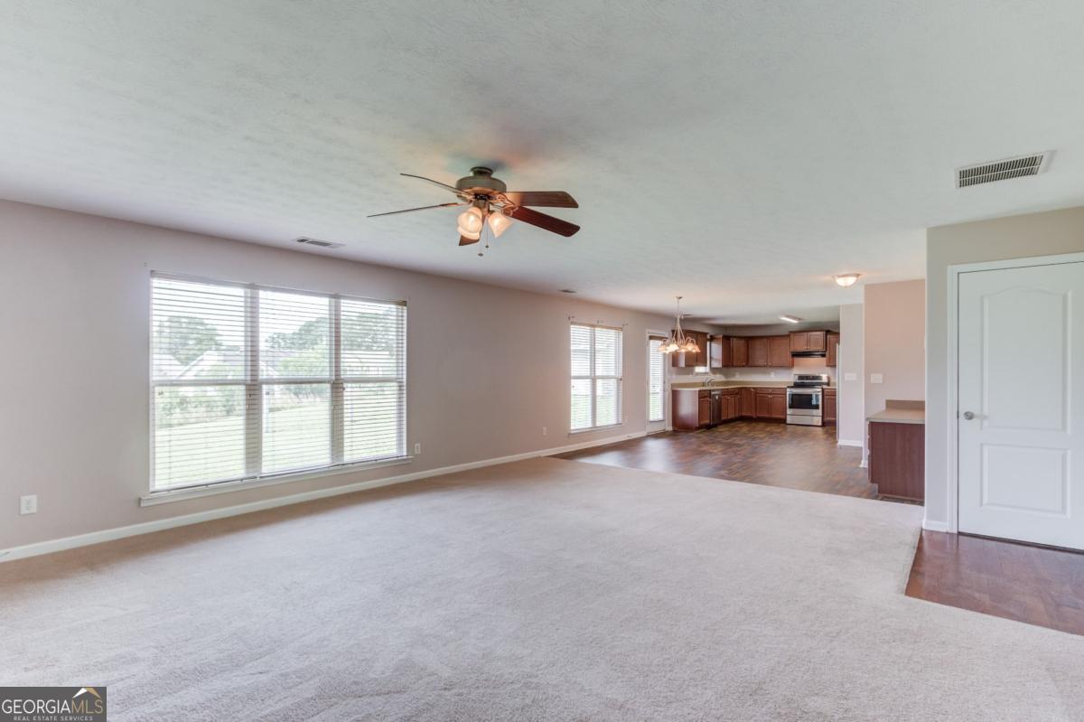 1669 Dillard Way Property Photo 14