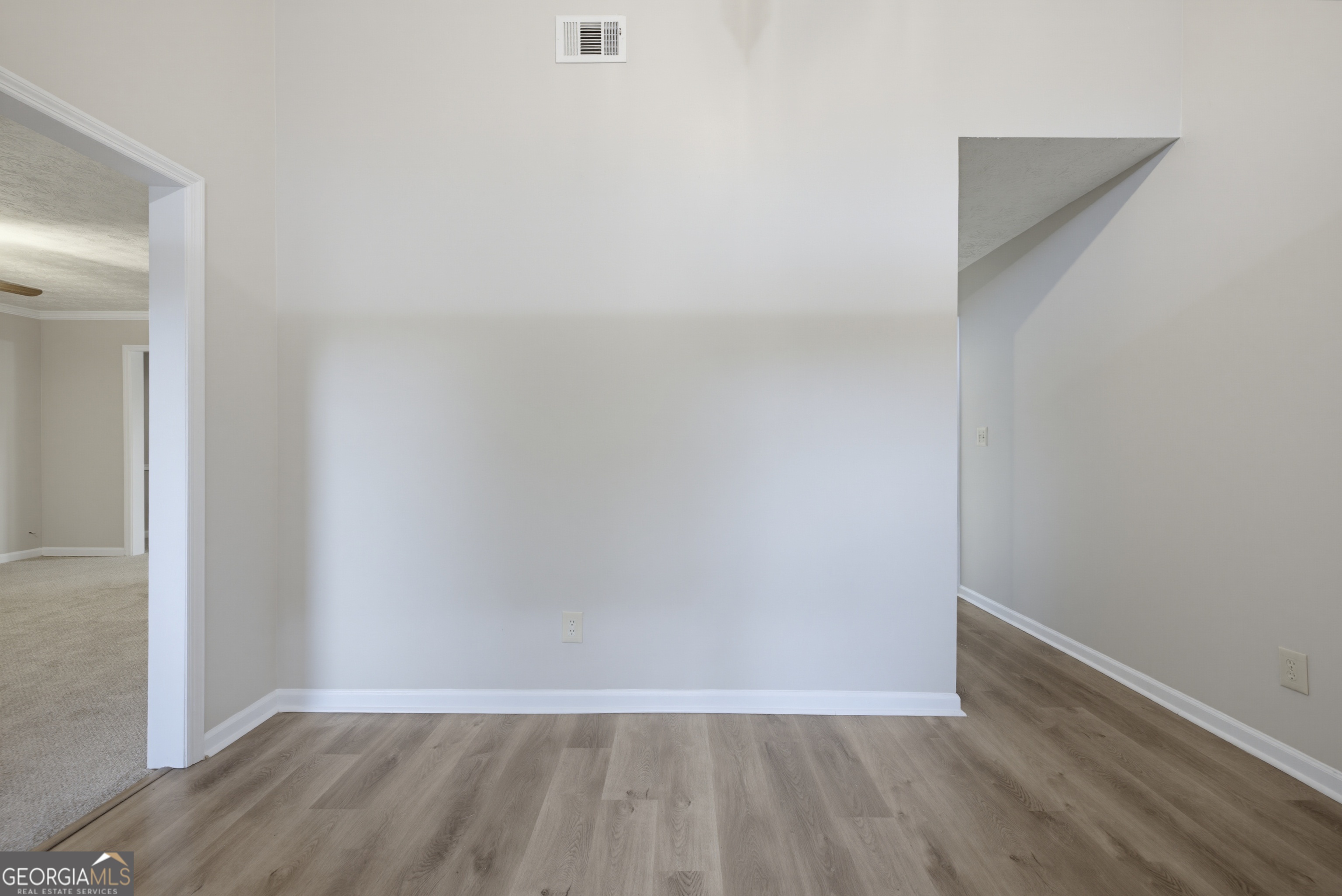 2544 Highland Drive Se Property Photo 3