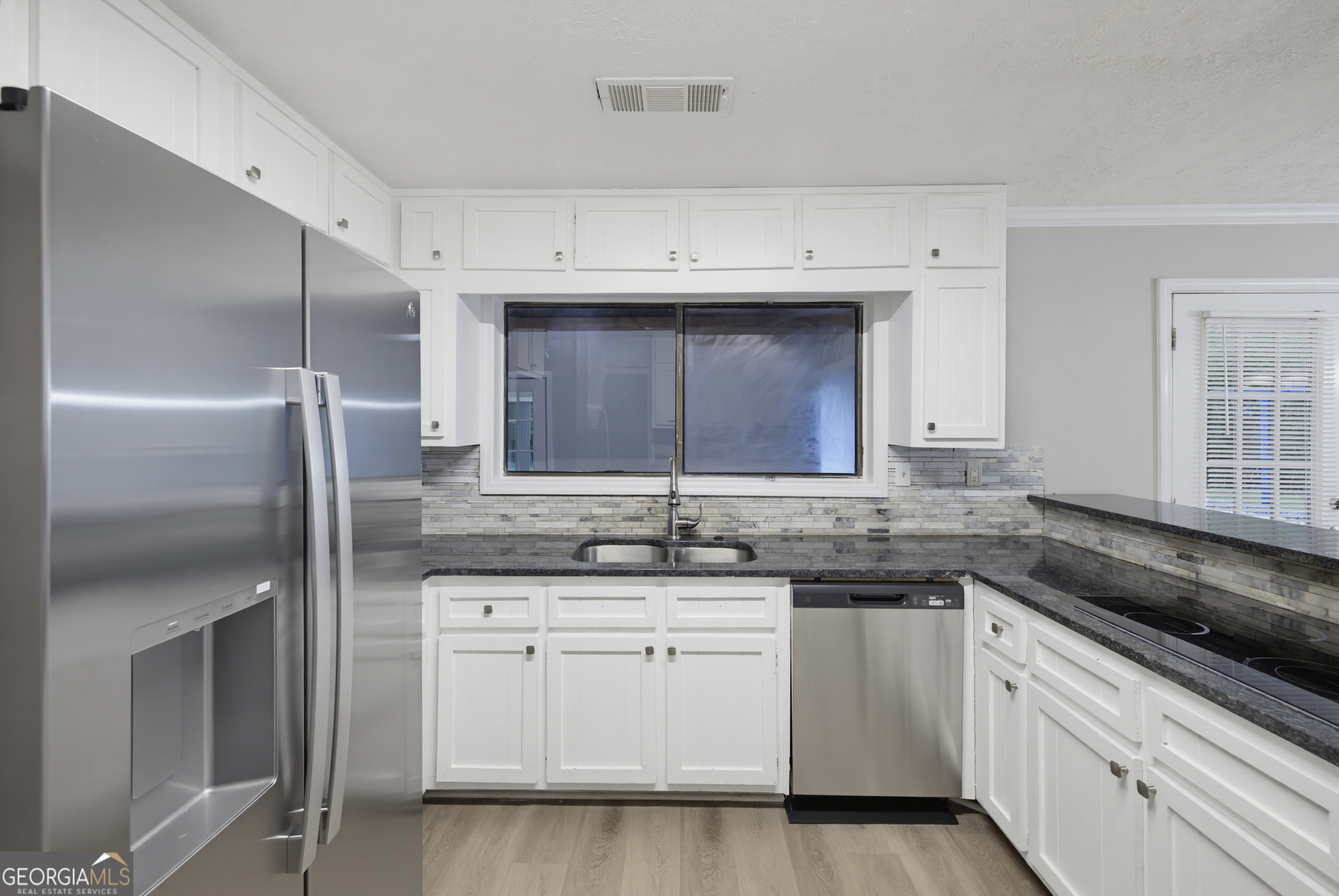 2544 Highland Drive Se Property Photo 10