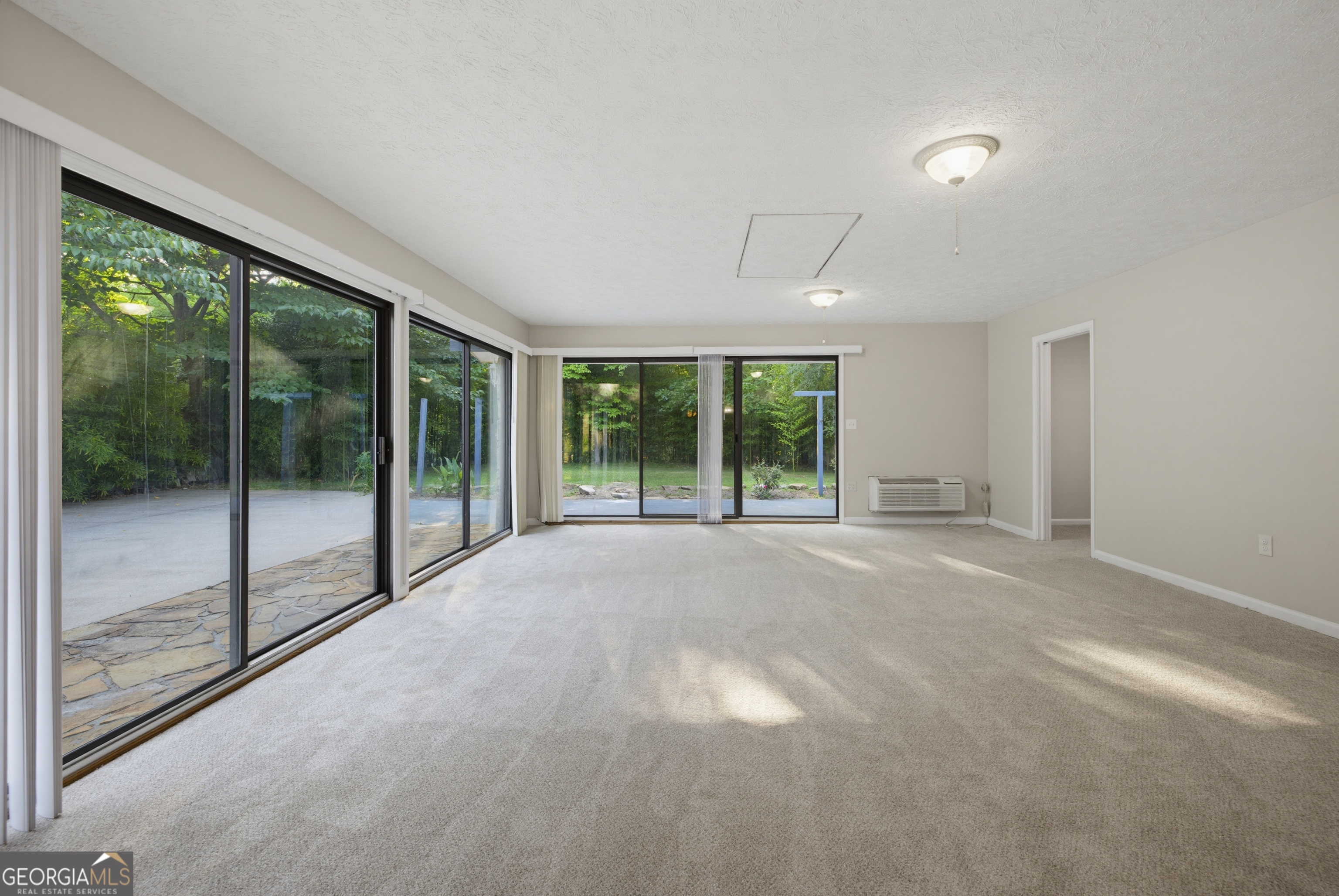 2544 Highland Drive Se Property Photo 32