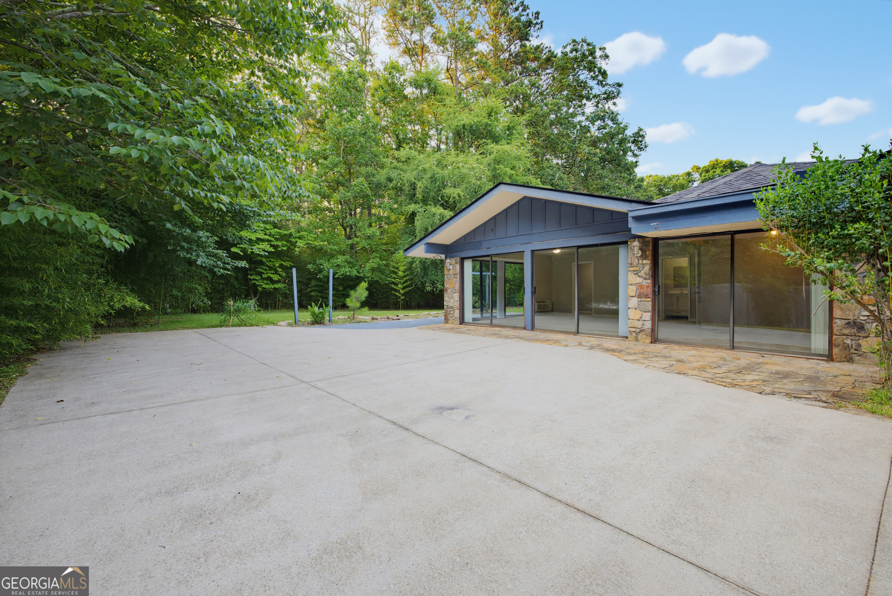 2544 Highland Drive Se Property Photo 38