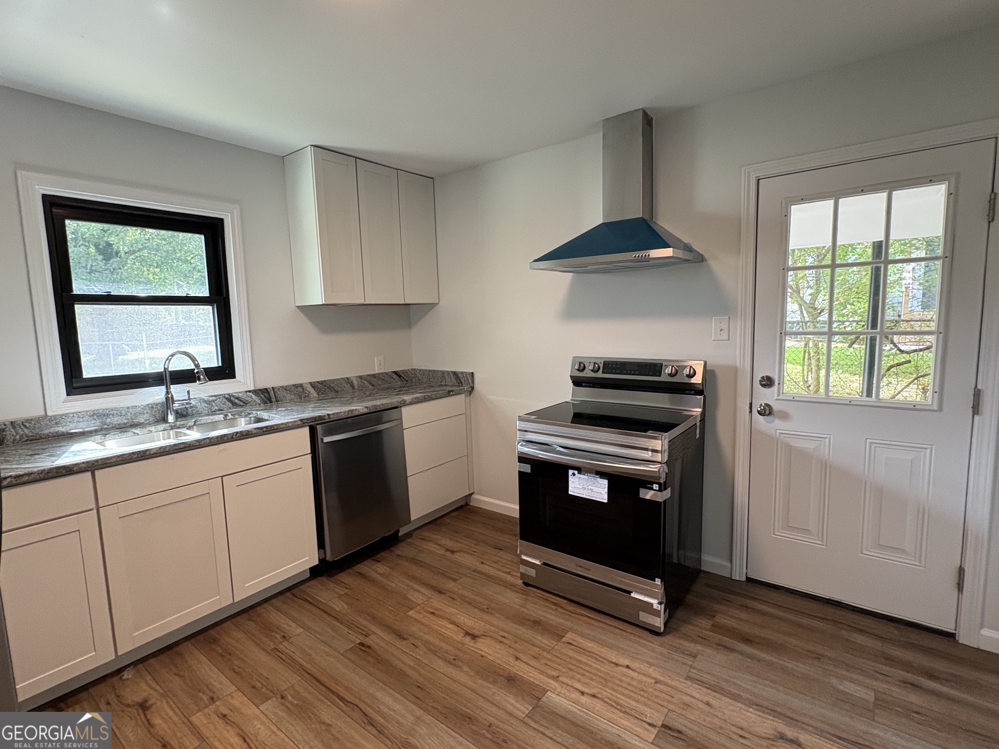 20 Bannister Drive Property Photo 4