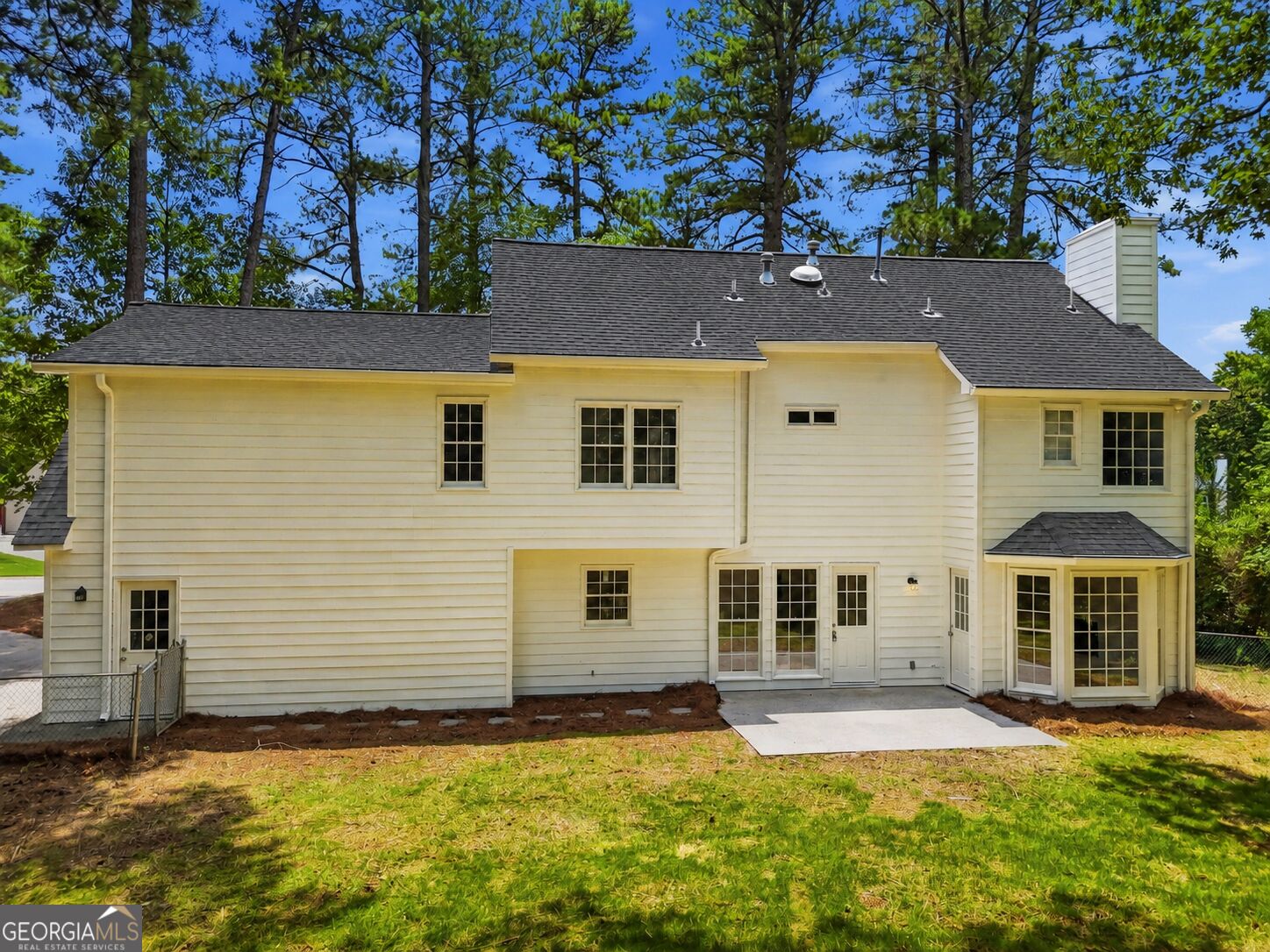 4933 Willow Creek Drive Property Photo 2