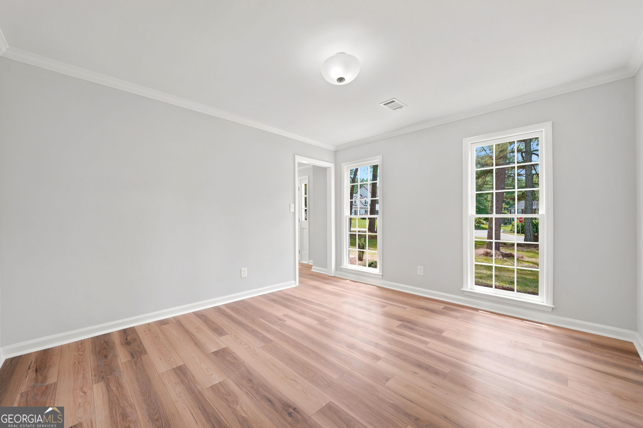 4933 Willow Creek Drive Property Photo 15