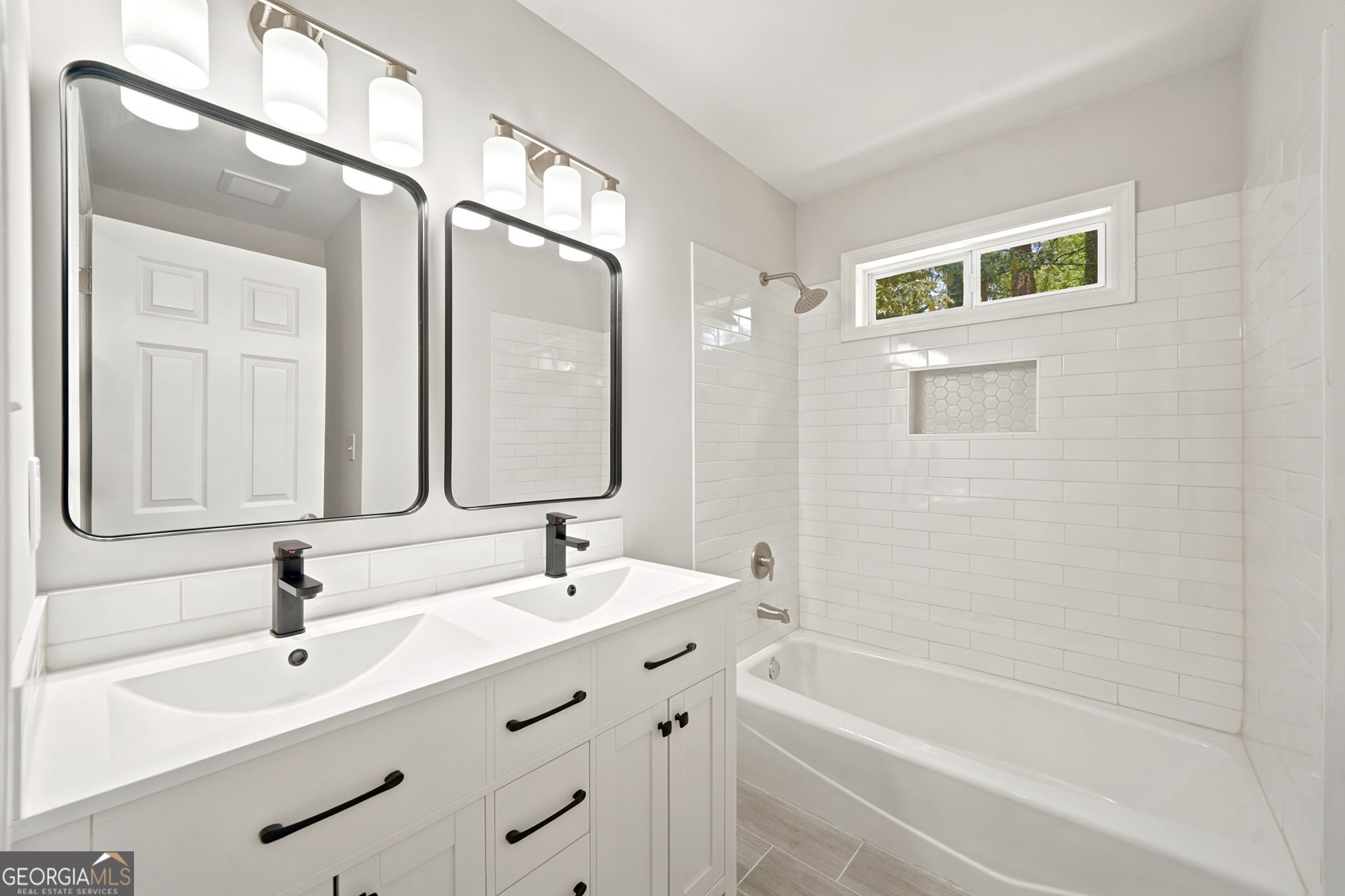 4933 Willow Creek Drive Property Photo 49