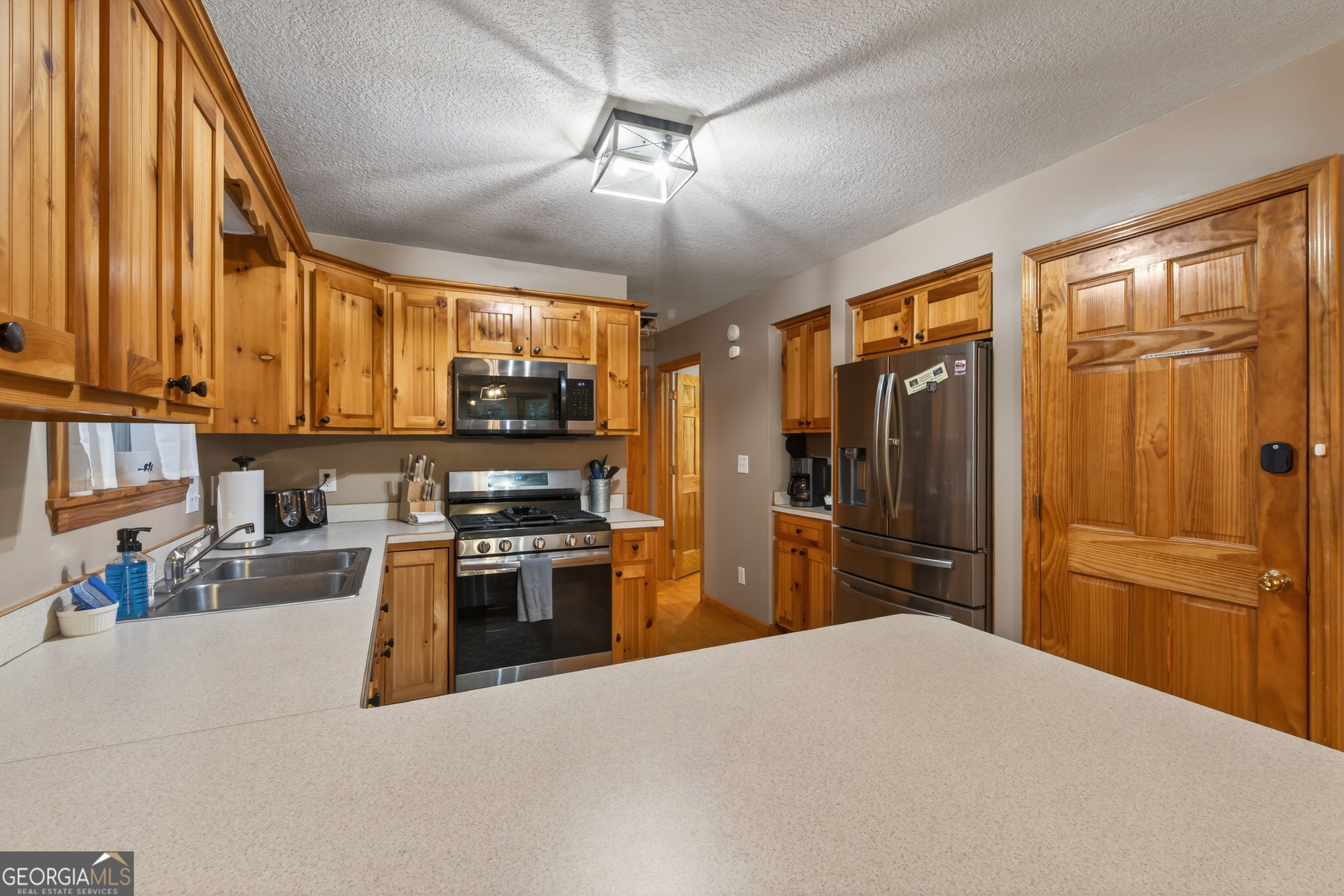 697 Zeppelin Strasse Property Photo 15