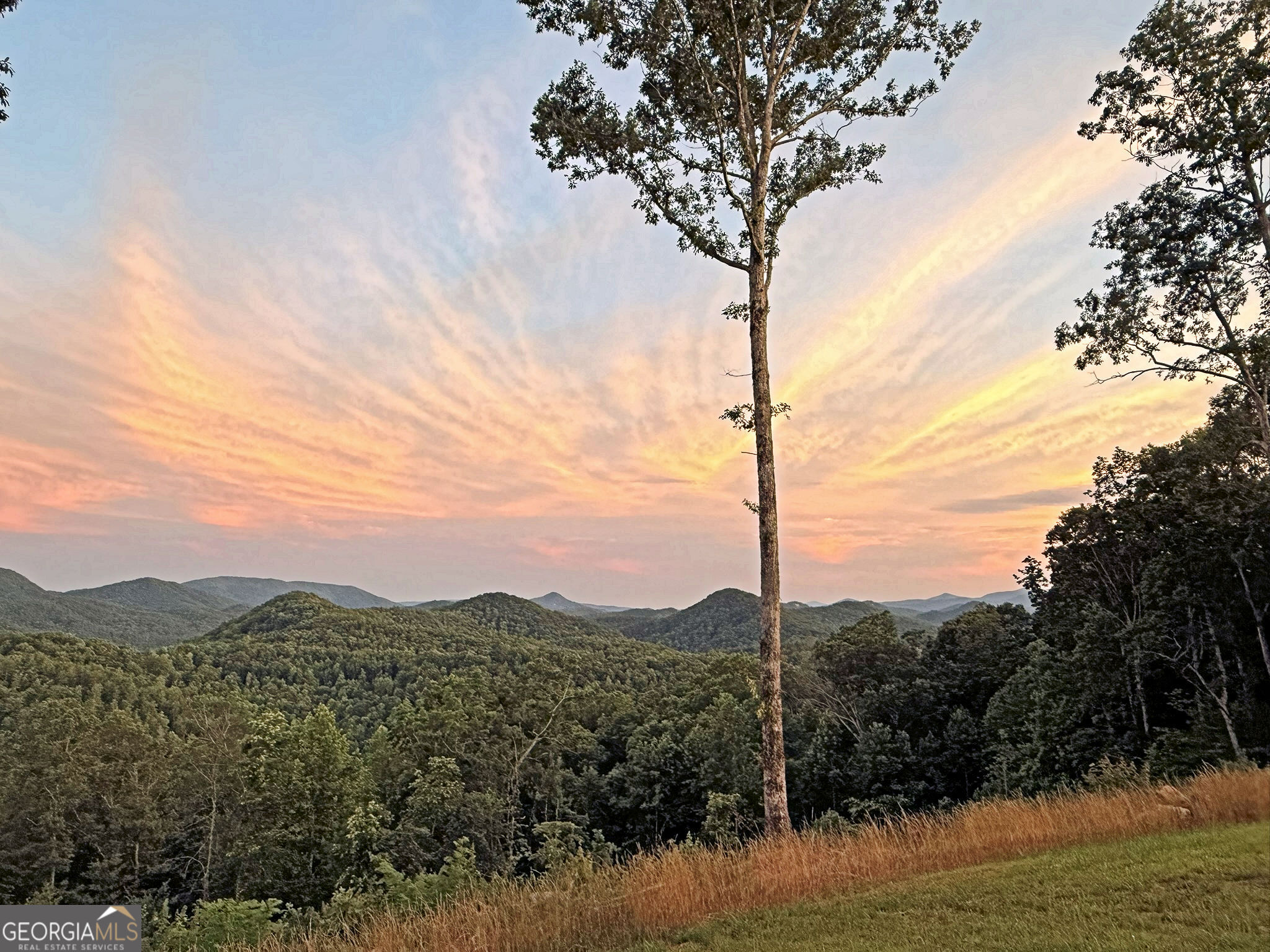 Tracts 8 Property Photo 4
