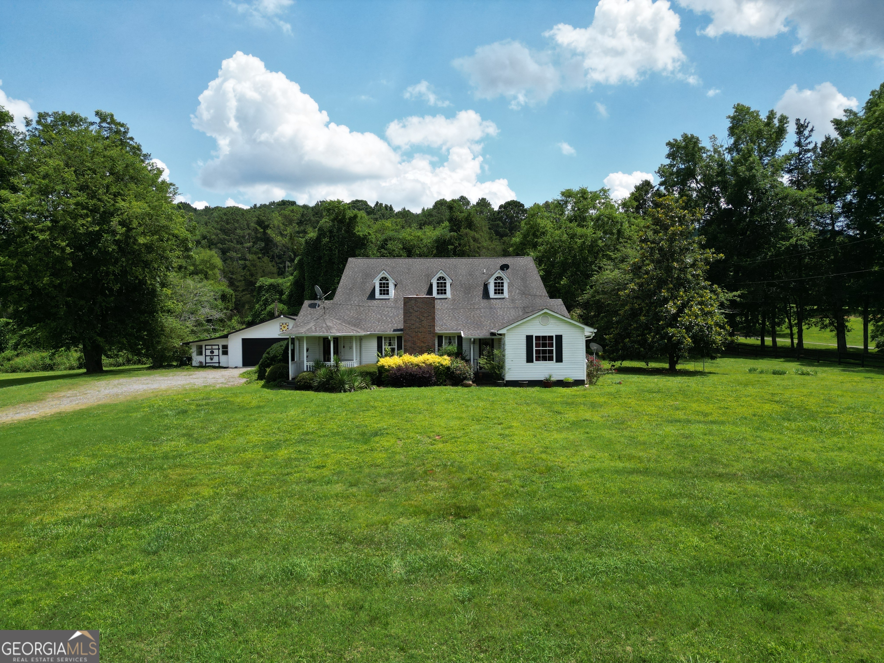 5627 Cave Spring Road Sw Property Photo 3
