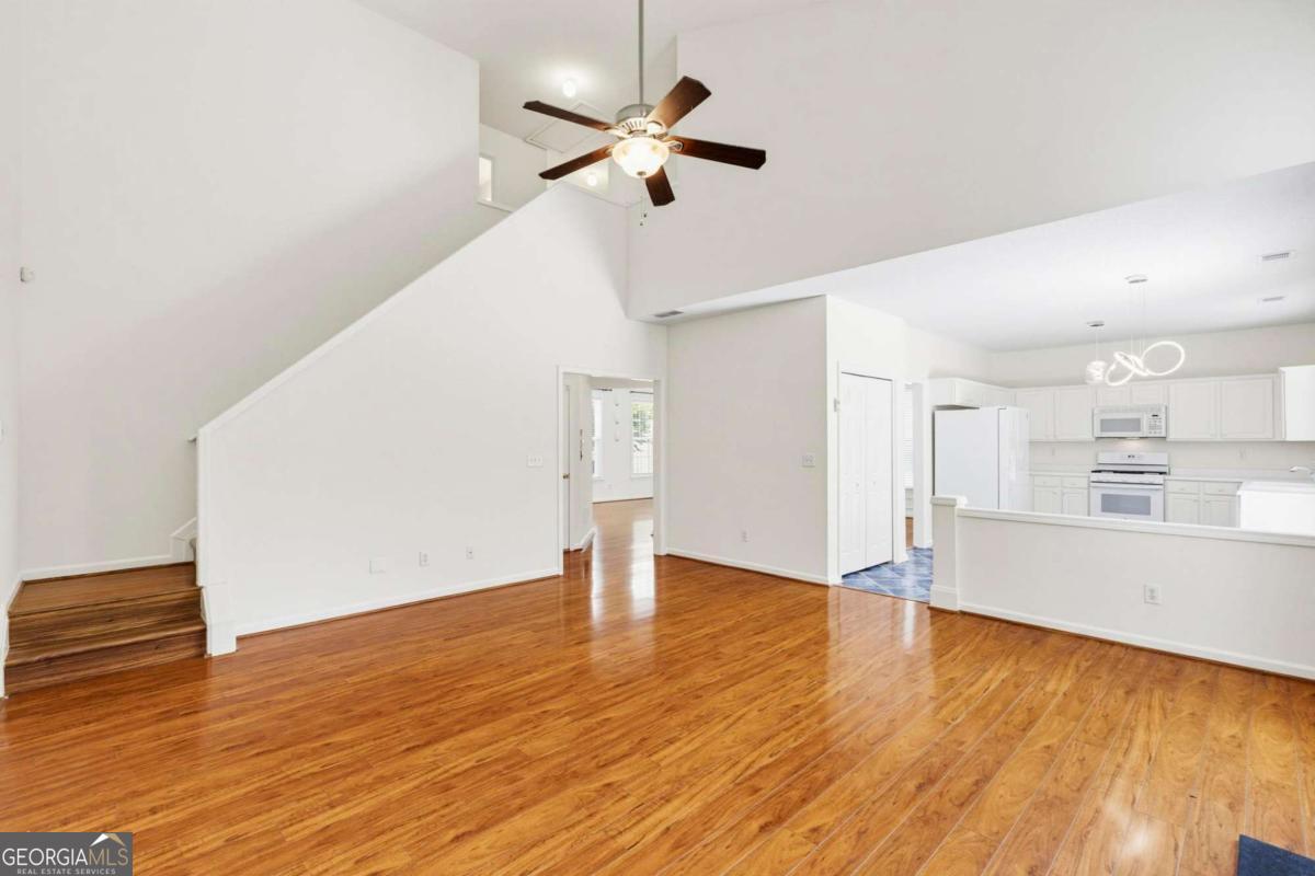 490 Chippenham Court Property Photo 13
